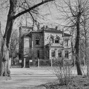 DPZI : Bautzen (?). Villa mit Sitz des Deutsch-Pädagogischen-Zentralinstituts. Straßenansicht