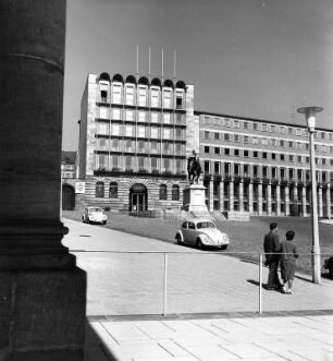 Nürnberg. Egidienplatz. Blick auf die Südfassade des Stadtarchives