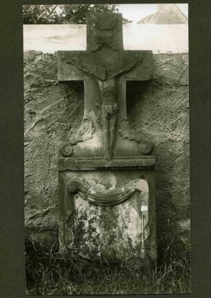 Friedhof. Grabkreuz 19. Jh.