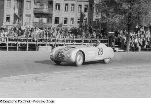 Heinz Melkus in einem Veritas 1500ccm-Sportwagen beim 6. Leipziger Stadtparkrennen