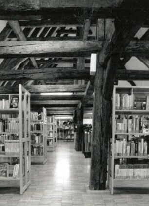 Pirna. Stadt- und Kinderbibliothek, Dohnaische Straße 76. Lesesaal