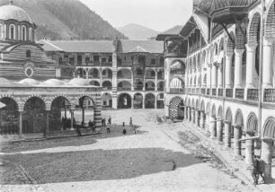 Gebäudeanlage : Bulgarien. Kloster Rila. Blick in den Innenhof