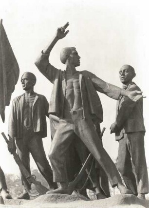 Weimar. Nationale Gedenkstätte Buchenwald auf dem Ettersberg. Buchenwald-Denkmal (F. Cremer). Teilansicht
