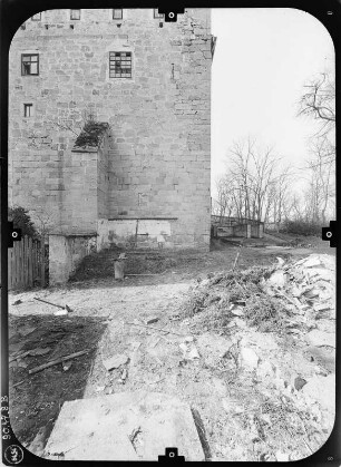 Heldburg (Bad Colberg-Heldburg). Veste Heldburg (Baubeginn 12. Jh.). Heidenbau. Teilansicht von Ostsüdost