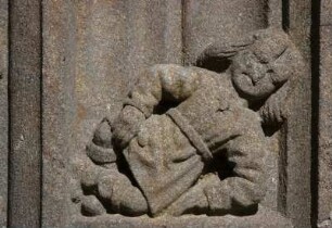 Frankreich. Bretagne. Finistere. Pencran. Enclos Paroissial. Umfriedeter Pfarrhof. Figur an Vorhalle