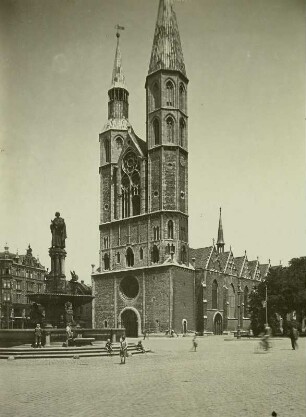 Braunschweig, Katharinenkirche und Heinrichsbrunnen am Hagenmarkt, Braunschweig