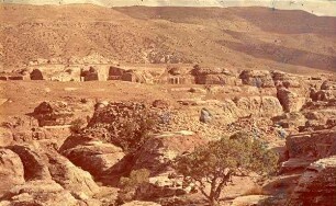 Petra Opferplatz [Blick] etwa [nach] S. W.