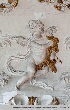 Putti : Putti als Allegorien der Jahreszeiten : Putto mit Girlande als Allegorie des Herbstes