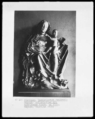 Sitzende Maria mit dem Kind