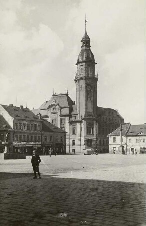 Bilin (heute Bílina / Tschechien). Marktplatz. Blick zum Rathaus