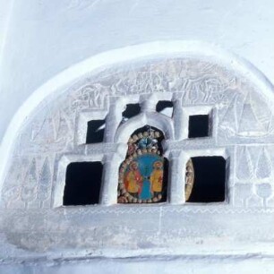 Tinos (Insel), Kloster Kechrovúnion. Ziervolles Ypérthyron. Typisch für Tinos, in der Zelle der Nonne Pelagía