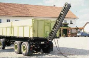 Fotografie: Transport, Transportgerät, Be- und Entladen, Förderband, Dreiachsanhänger