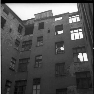 Negativ: Ruine, Yorckstraße 53, 1952
