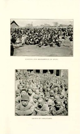 Waiting for distribution of food. - Crowd of applicants