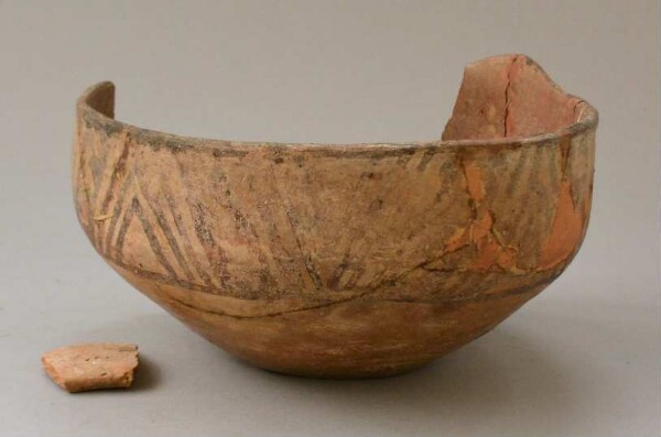 Clay bowl (fragmented)