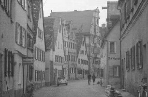 Dillingen: Gasse mit altem Giebelhaus
