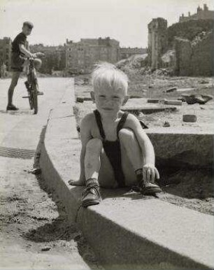 Ohne Titel (Straßenszene Berlin)