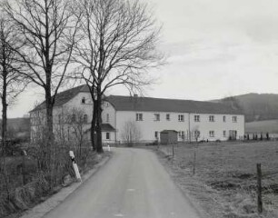 Neukirch, Gasthof : Neukirch. Gasthof "Zum Erbgericht" (1845), Erbgerichtstraße 10. Straßenansicht mit Anbau