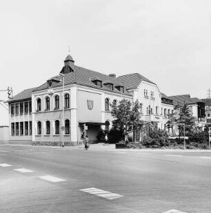 Rathaus; Niedernhausen, Wilrijkplatz