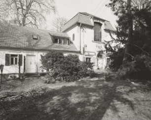 Donadini-Haus : Radebeul, Donadini-Haus, Ansicht der Hauptfassade mit Garten