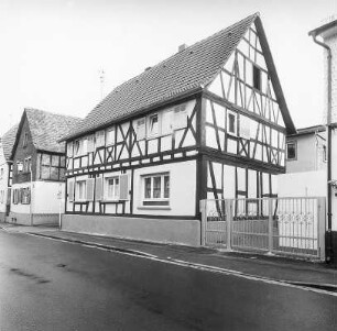 Fachwerkwohnhaus; Dreieich, Alberusstraße 18