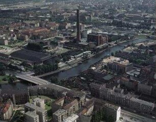 Luftaufnahme, Blick von Süd-Westen auf das Kraftwerk Charlottenburg. Berlin-Charlottenburg, Am Spreebord