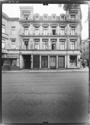 Görlitz-Altstadt, Elisabethstraße 37. Wohnhaus mit Läden (um 1875). Straßenfront