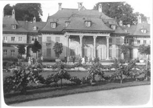 Dresden-Pillnitz. Schloß (1720-1725, M. D. Pöppelmann; 1788-1791, J. D. Schade). Bergpalais