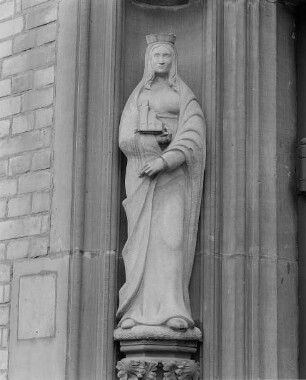 Säulenfigur Heilige Elisabeth