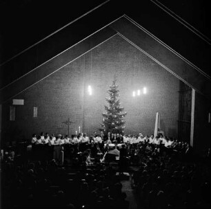 Weihnachtskonzert: Veranstalter Städtischer Musikkreis: Oldesloer Männerchor von 1844, Oldesloer Singakademie von 1946, Orchester und Bläsergruppe der Theodor-Mommsen-