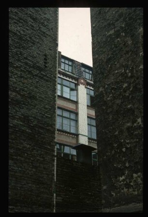 Diapositiv: Leuschnerdamm 15-17, 1986