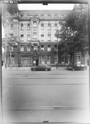 Dresden-Neustadt, Karl-Marx-Platz (Palaisplatz) 2 a/d. Verwaltungsgebäude (um 1900). Straßenfront (Teilansicht)
