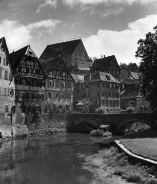 Schwäbisch Hall. Stadtteilansicht mit Steinernem Steg (1516)