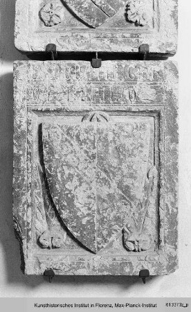 Grabstein von Donato di Riguardato mit Wappen