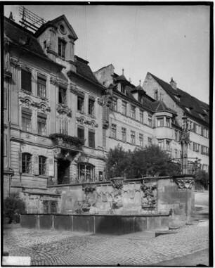 Schwäbisch Hall Fischbrunnen mit Pranger am Markt