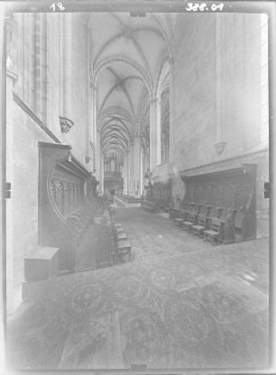 Mühlhausen. Marienkirche (Thomas-Müntzer-Gedenkstätte, Baubeginn 14. Jh.). Inneres nach Westen
