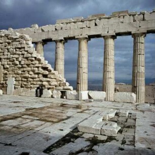 Athen, Akropolis, Parthenon, in der Cella. Blick auf die nördliche Langseite