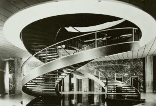Vevey. Treppe in einem Verwaltungsbau der Nestle S.A. erbaut von J. Tschumi