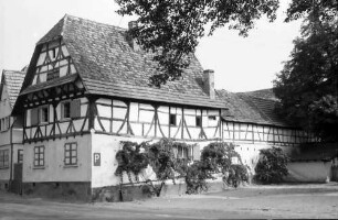 Jockgrim: Schönes Fachwerkhaus an Stadtmauer