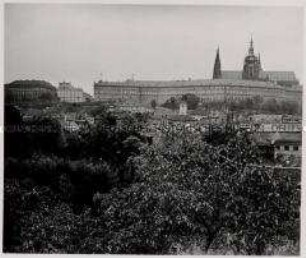 Prag, Blick zur Prager Burg vom Vrtba-Garten aus