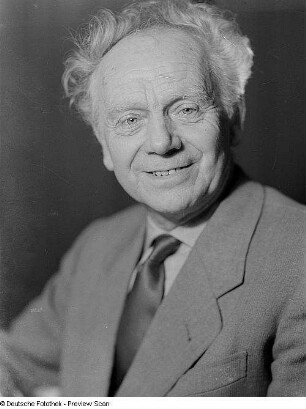 Porträt des Architekten Edmund Schuchardt