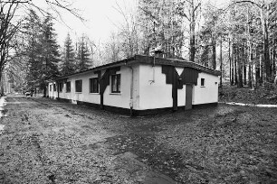 Ehem. Arbeitshaus der Luftmunitionsanstalt Hartmannshain (Wirtschaftsgebäude); Grebenhain, In den Dorfwiesen 4