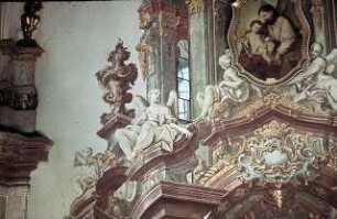 Illusionistisch gemalter Hochaltar