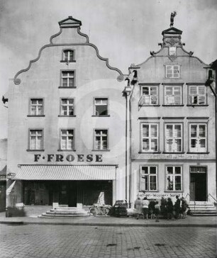 Fassaden der Bürgerhäuser Wilhelmstrasse 61 und 60 in Elbing