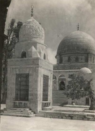 Jerusalem. Tempelberg mit Brunnentempelchen Sebil Qaitbay und Felsendom