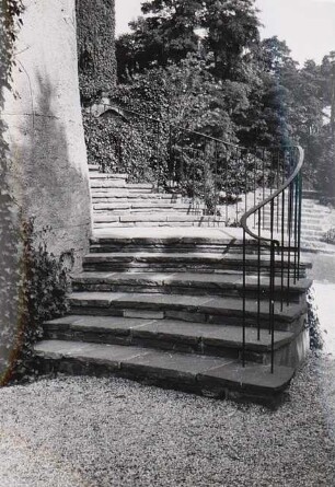 Hakeburg (Wohnsitz des Reichspostministers), Kleinmachnow: Treppe