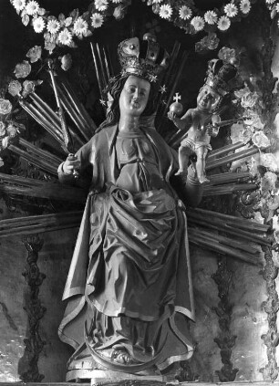 Madonna : Madonna. Holz, geschnitzt, gefaßt (1651). Maria Buch-Feistritz, Wallfahrtskirche