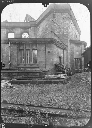 Dresden-Südvorstadt, Nürnberger Straße / Hohe Straße. Ruine der Zionskirche (1908-1912, R. Schilling, J. W. Gräbner; Zerstörung 1945, als Lapidarium genutzt). Teilansicht