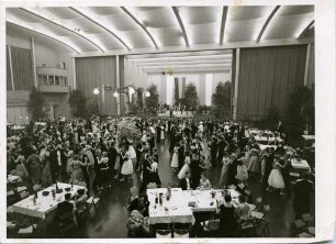 Feier in der alten Freiburger Stadthalle