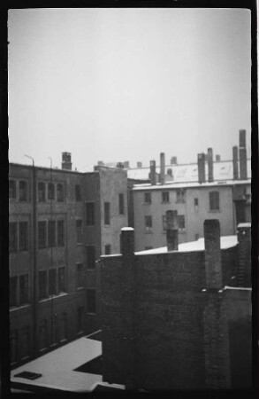 Blick aus dem Fenster in einen Hinterhof im Leipziger Seehofviertel